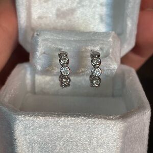 Sterling Silver Lab Created
Diamond 3/4 Hoop Earring 1.00ctw
Rhodium Plated